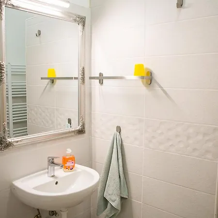 V8-kelemen Panzio B&B Makó